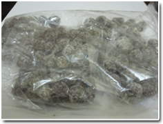 permen asem bungkus besar, berat 1/2 kg (isi sekitar 4 s/d 5 bungkus @100-112 gram). Murah, Halal, Tanpa Pengawet dan baik untuk kesehatan.