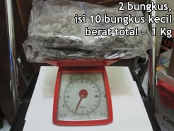 Permen Asem ditimbang seberat 1 Kg (2 bungkus @0.5 Kg)